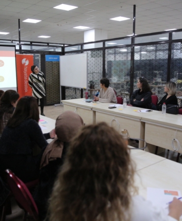 Konak’ta ‘Çocuk Koruma ve Güvenliği’ eğitimi verildi (1)