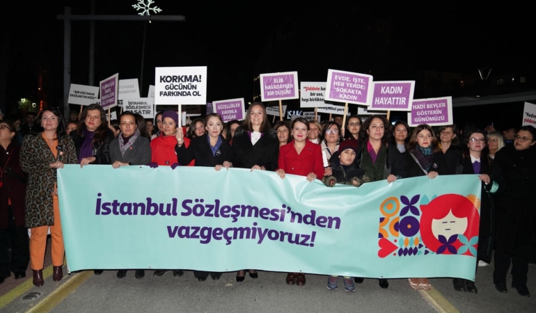 ŞEHZADELER’DE KADINLARDAN ŞİDDETE KARŞI GECE YÜRÜYÜŞÜ (4)