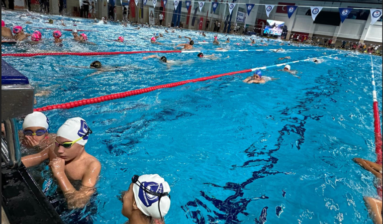 Yunusemreli Yüzücüler Afyonkarahisar’da Manisa’nın gururu oldu