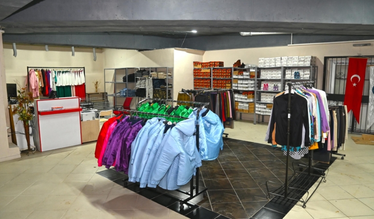 karabağlar belediyesi sosyal butik yeni yerinde (6)