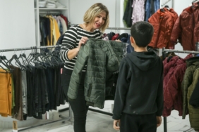 konakin-giysi-marketinde-kis-dayanismasi-1jpeg_05-11-2024_10-22-27