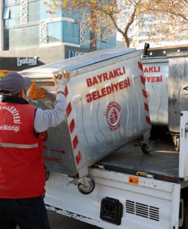 Bayraklı’da çöp konteynerleri yenilendi (4)