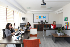 KİM
