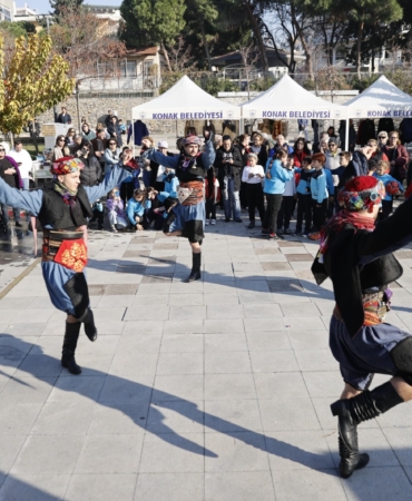 Konak’ta yeni yıl coşkusu kermeslerle devam ediyor (4)