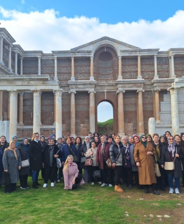 Manisalı Kadınlar Salihli İlçesindeki Güzellikleri Keşfetti (1)