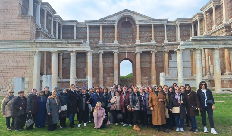 Manisalı Kadınlar Salihli İlçesindeki Güzellikleri Keşfetti (1)