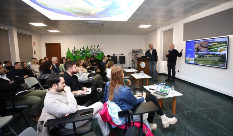 d9de9d20-bc2c-48ae-b8ca-a7c4c696d125