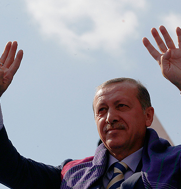 haber_2016_08_erdoganrabia_555