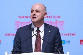 iyi-parti-den-istifa-eden-umit-ozlale-chp-ye-katiliyor