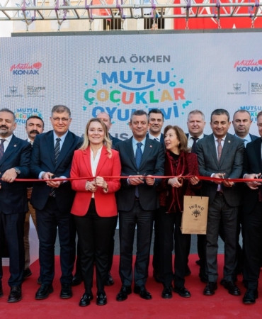 Ayla Ökmen Oyun Evi açıldı Kurdeleyi CHP Lideri Özel kesti (3)