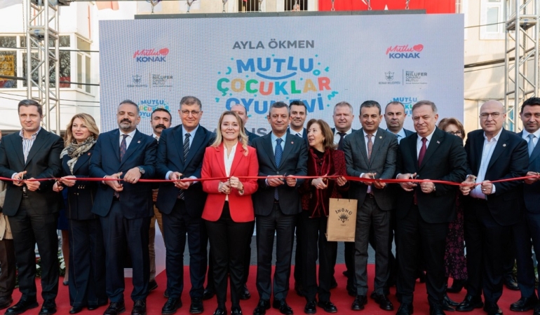 Ayla Ökmen Oyun Evi açıldı Kurdeleyi CHP Lideri Özel kesti (3)