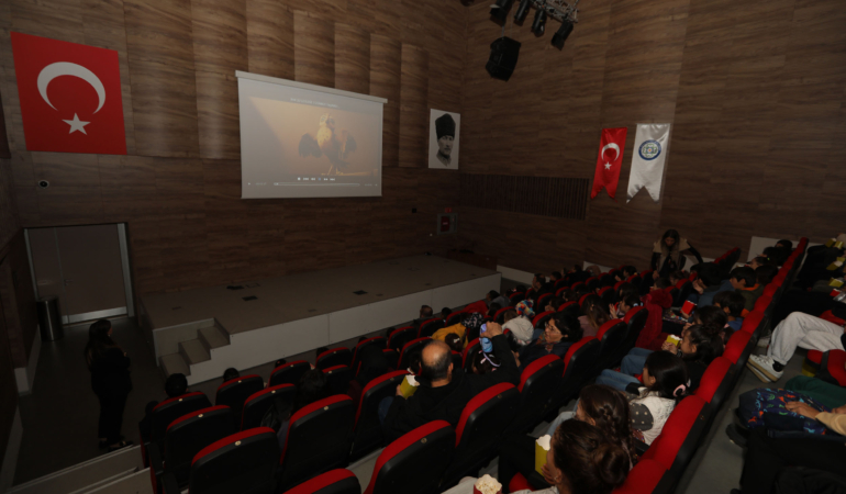 Başkan Aras’tan Çocuklara İlk Sinema Deneyimi (3)