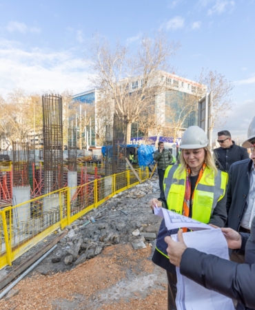 Başkan Mutlu yeni hizmet binasındaki çalışmaları yerinde inceledi (1)