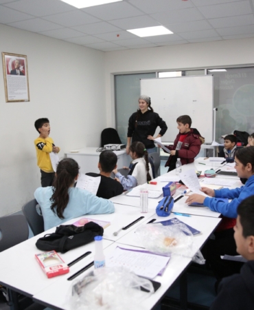 Konaklı çocuklar İngilizce Konuşma Kulübü ile dil becerilerini geliştiriyor (1)