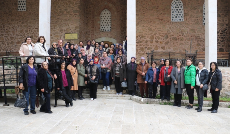 Saruhanlılı Kadınlar Manisa’yı Adım Adım Gezdi (4)