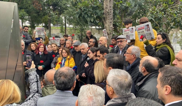 gazeteci-metin-goktepe-katledilisinin-29-uncu-yilinda-mezari-basinda-aniliyor