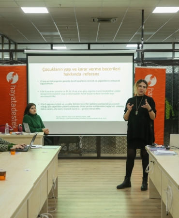 ‘Mutlu Çocuklar’a donanımlı öğretmenler (6)