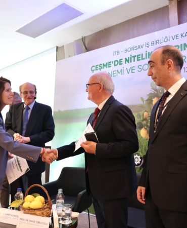 Başkan Denizli, “Çeşme tarımının geleceğine ışık tutacak” 5