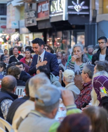 Bayraklı’da iftar sofraları ve Ramazan şenlikleri (3)