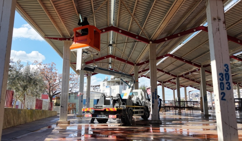 Bayraklı’da pazar yerleri yenileniyor (7)