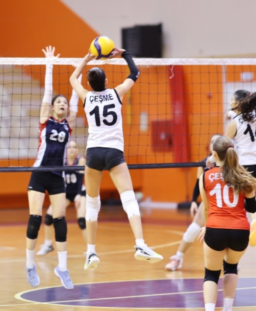 Çeşme’de İlk Voleybol Lig Maçı Heyecanı 2