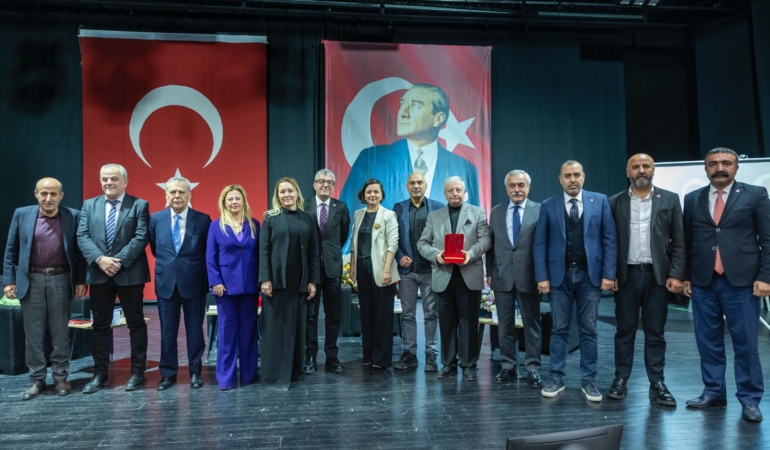 Gazetecilerin sorunları Konak’ta konuşuldu (1)