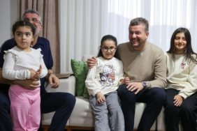 Başkan Görkem Duman iftar sofrasına konuk oldu (3)
