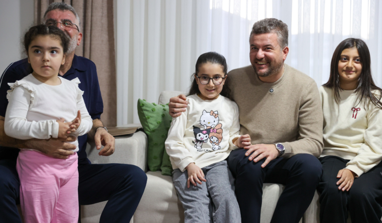 Başkan Görkem Duman iftar sofrasına konuk oldu (3)