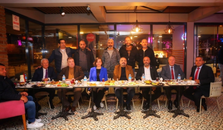 Başkan Kınay taksicilerle sahur yaptı (1)