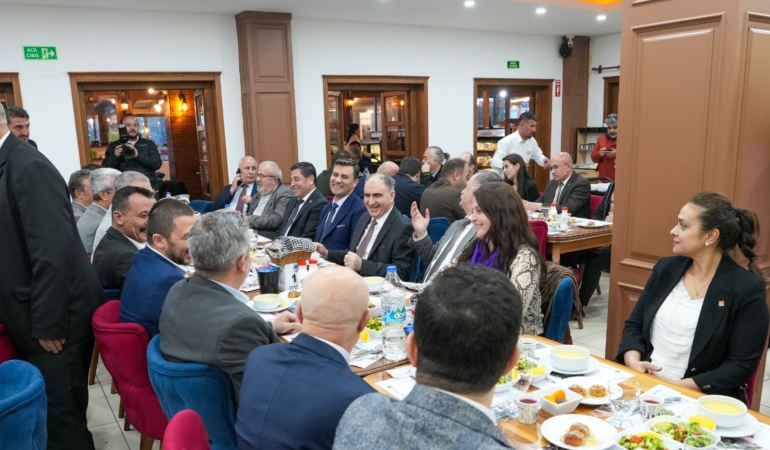 Büyükşehir Belediyesi Meclis Üyeleri İftar Sofrasında Buluştu (3)