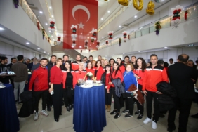 Karabağlar Belediyesi 34 spor hocası ve öğretmeni kadrosuna aldı (1)