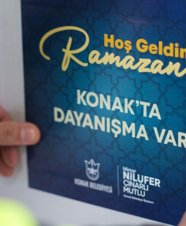 Konak’ta dayanışma kolileri vatandaşlarla buluşuyor (6)
