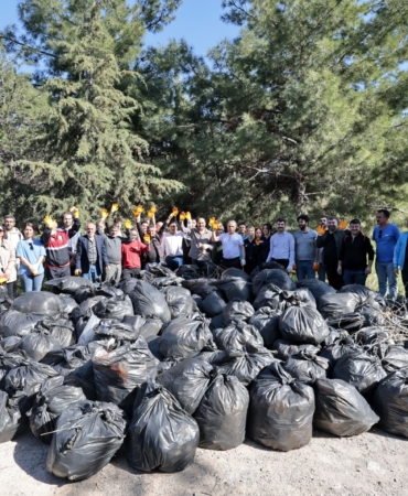 Konak’ta el ele orman temizliği 2 saatte 750 poşet çöp toplandı (2)