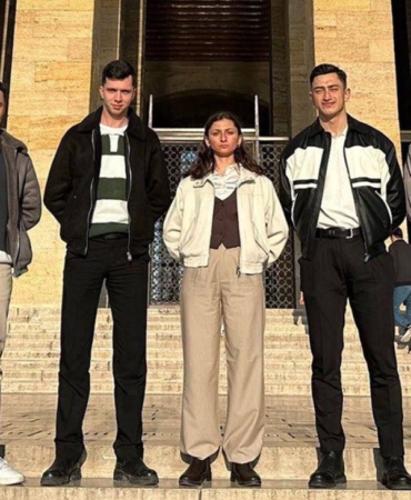 photo_5942801138166384075_y