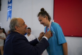 11 Özel Sporcular Aliağa’da Kulaç Attı