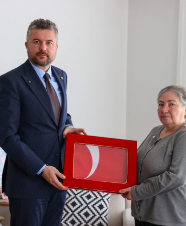 Başkan Görkem Duman'dan şehit evine ziyaret (1)