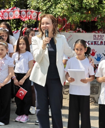 Başkan Mutlu çocukların bayram coşkusuna ortak oldu (4)