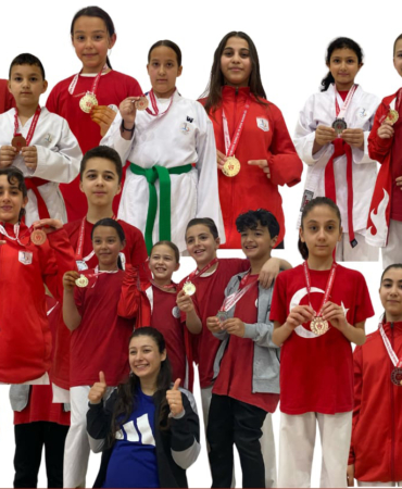 Bayraklılı sporcular 14 madalya ile şampiyonanın yıldızı oldu (1)