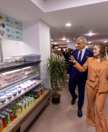 Konak’ta açılış maratonu İki kütüphane, bir de Mutluluk Kahvesi (6)