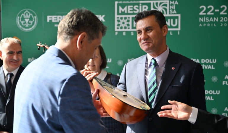 Mesir Festivali’nde hediyeler ve gönüller buluştu (2)