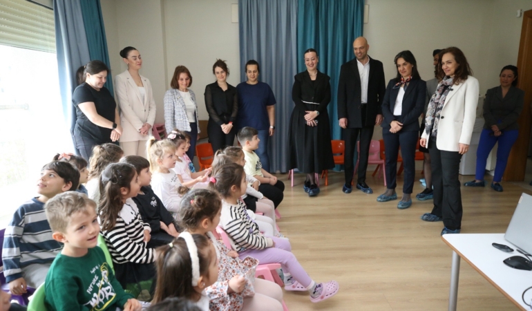 b058fb64-acea-45fe-b672-80f9ebb47f0e