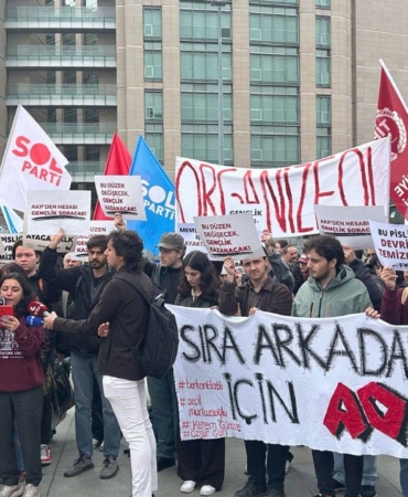 gazeteciler-ve-universite-ogrencileri-hakim-karsisinda-durusma-basladi