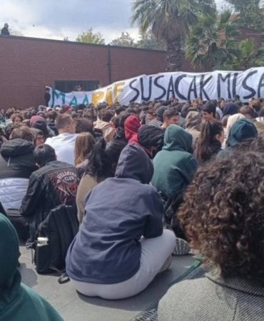 photo_6043907167985190803_y