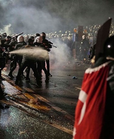 photo_6046158967798876078_x