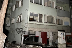 İzmir'de metruk binada poşetler içerisinde 3 kafatası ve kem