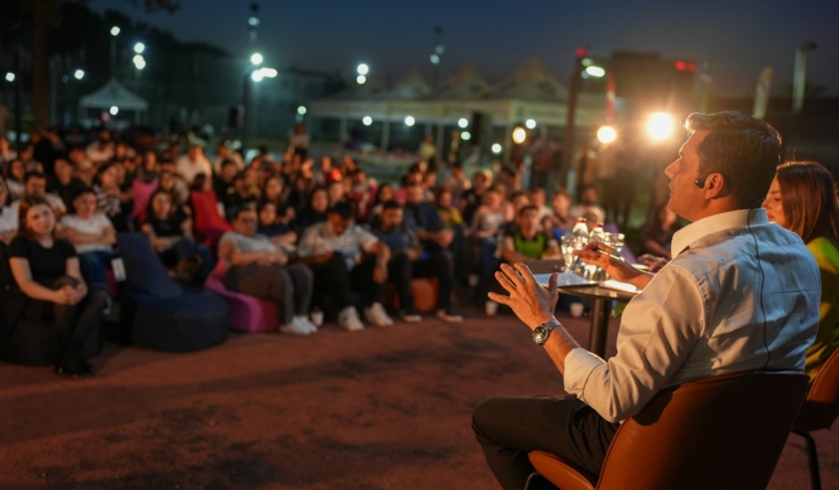Başkan Ferdi Zeyrek, Sümerpark’ta Gençlerle Buluştu (3)