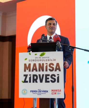 Başkan Zeyrek “Zirvede ortaya çıkan fikirler, Manisa’nın geleceği için bir eylem rehberine dönüşecek” (4)