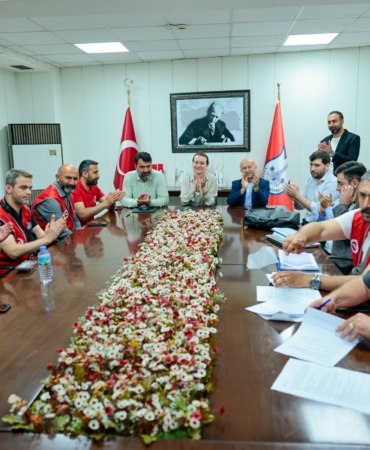 Konak’ta greve nokta koyan imza En düşük maaş 58 bin TL (4)