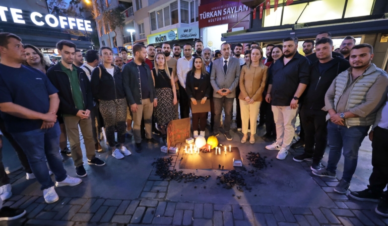 Soma’da hayatını kaybeden 301 madenci Konak’ta anıldı (5)