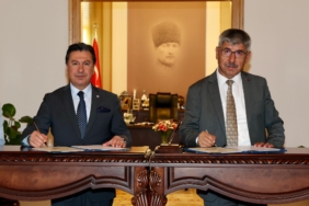 Topraksız Tarımda İş Birliği Büyükşehir ve MSKÜ’den Ar-Ge Serası Protokolü (6)